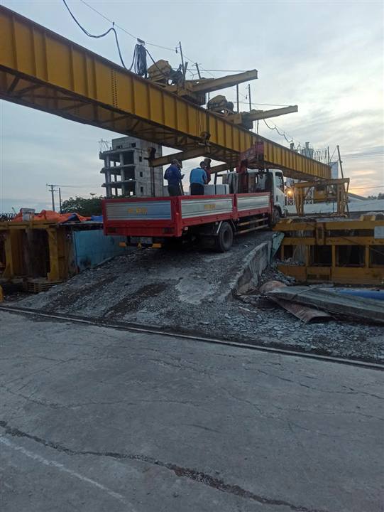 Xuất dầm lên xe chuyên dụng, 2025